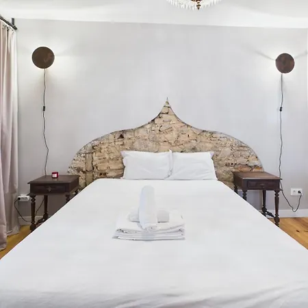 בית נופש Charming 2br Townhouse In Mouraria | By Airnest