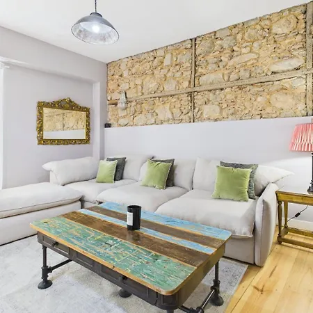 בית נופש Charming 2br Townhouse In Mouraria | By Airnest