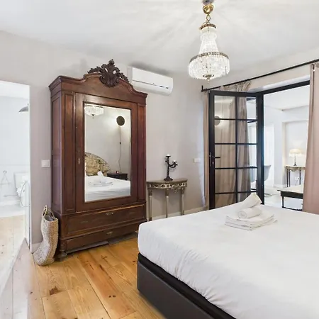 Charming 2br Townhouse In Mouraria | By Airnest 別荘 リスボン