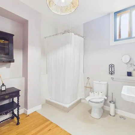 別荘 Charming 2br Townhouse In Mouraria | By Airnest *