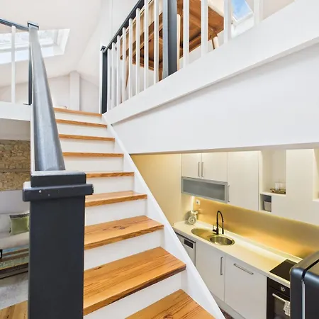 Charming 2br Townhouse In Mouraria | By Airnest 別荘 リスボン