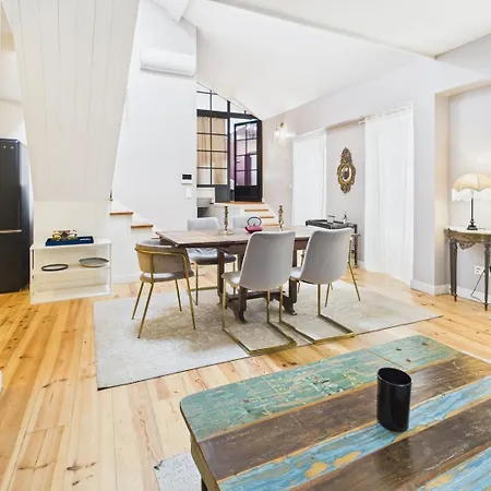 別荘 Charming 2br Townhouse In Mouraria | By Airnest リスボン