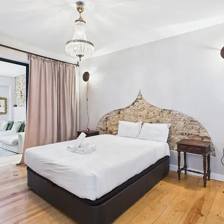 Charming 2br Townhouse In Mouraria | By Airnest 別荘 リスボン