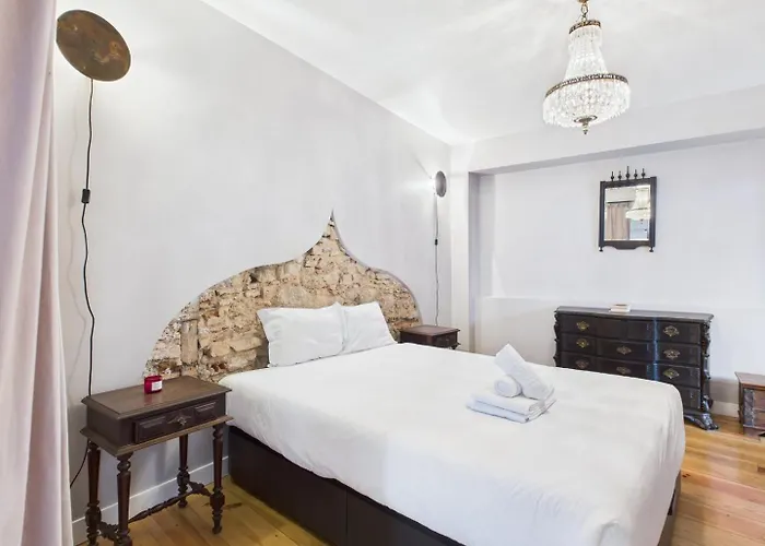 Charming 2br Townhouse In Mouraria | By Airnest * Lisboa