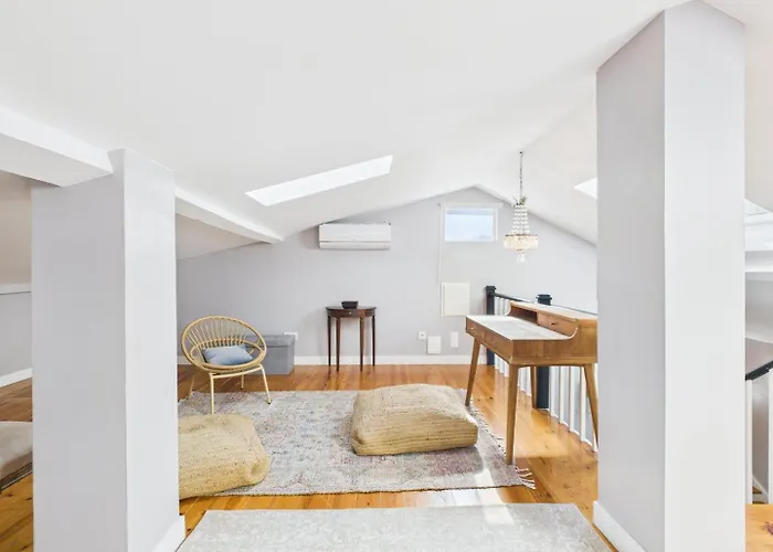 Charming 2br Townhouse In Mouraria | By Airnest Casa de Férias *