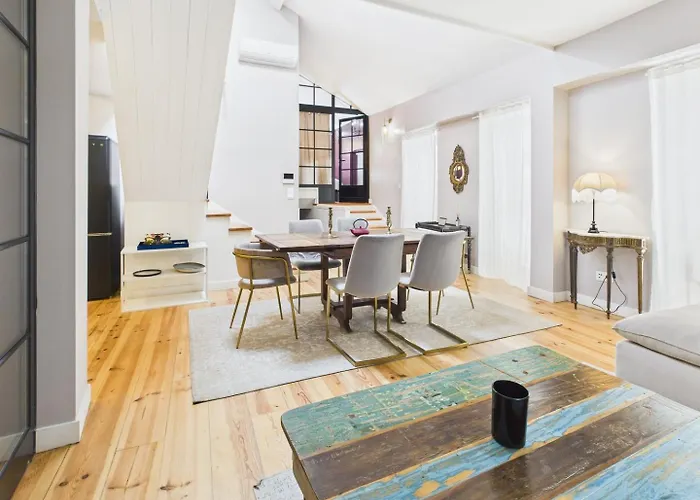 Σπίτι διακοπών Charming 2br Townhouse In Mouraria | By Airnest Lisboa