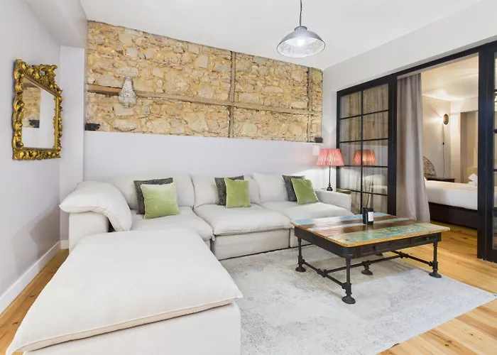 Charming 2br Townhouse In Mouraria | By Airnest Lisbon